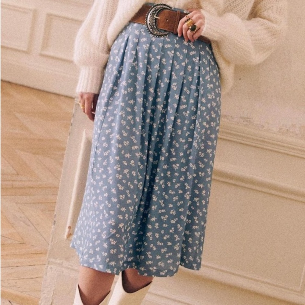 Like new Sezane Alicia skirt in mini blue floral FR34/US2